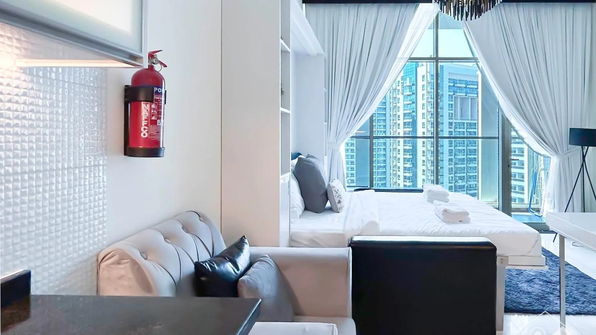 Contemporary Studio With City View In Business Bay Dubai