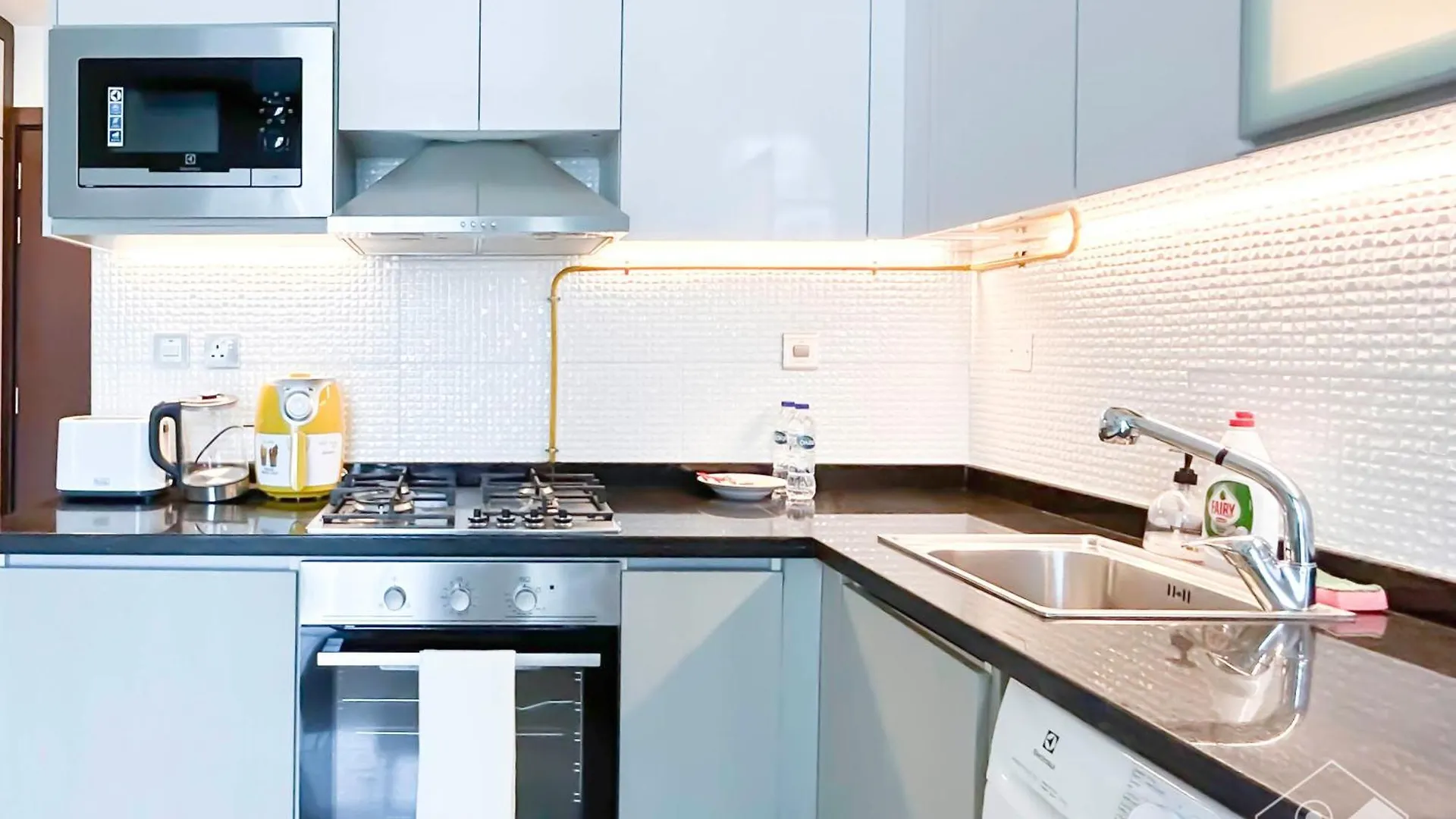 Contemporary Studio With City View In Business Bay location