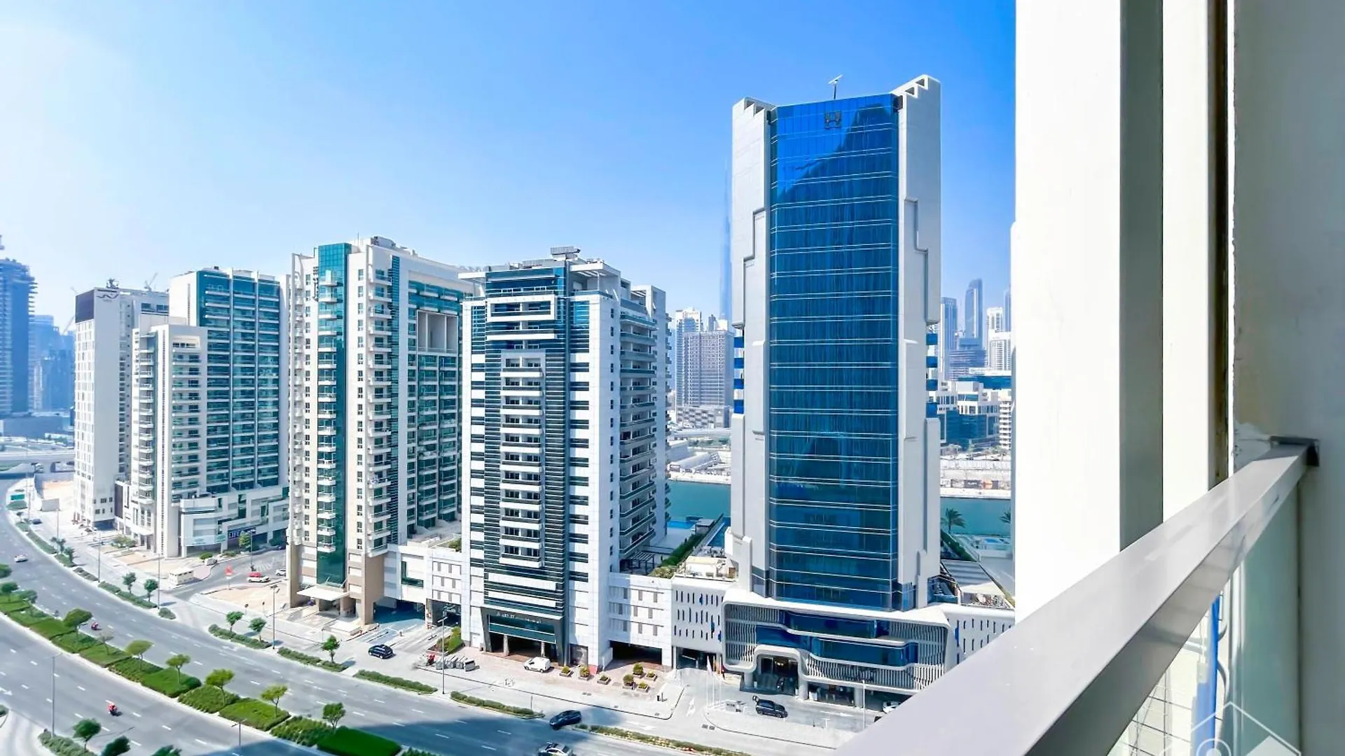 Contemporary Studio With City View In Business Bay Dubai Apartment